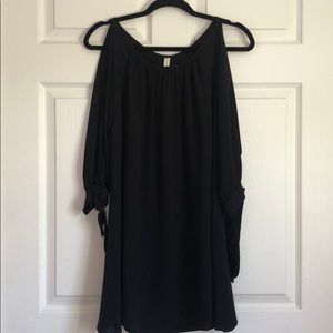 Peek-a-boo 3/4 sleeve dress